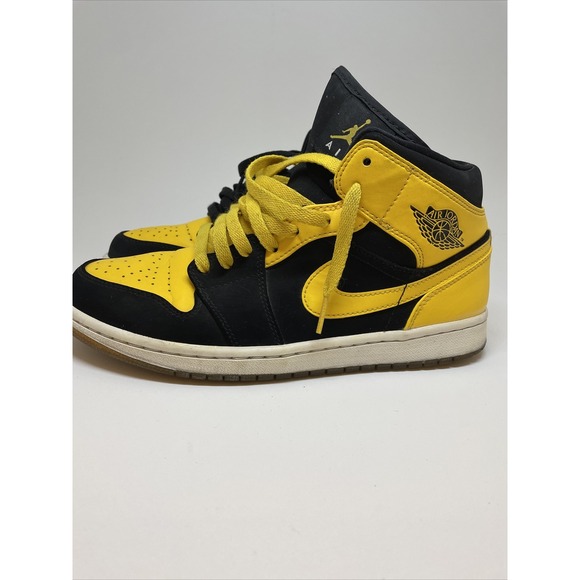 Size 8 - Jordan 1 Retro Mid New Love 2017 (554724-035) - Picture 3 of 12